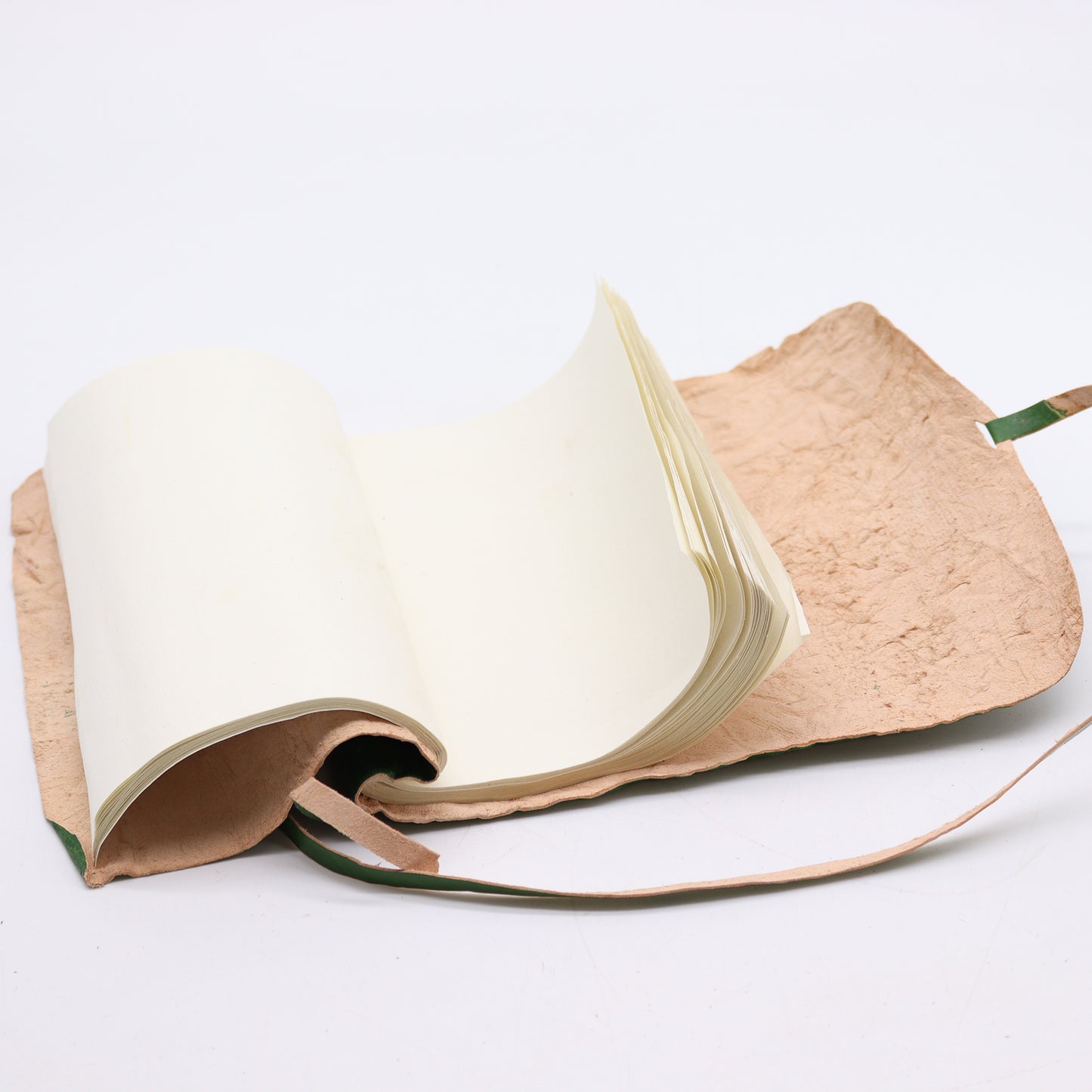 Rolled Leather Travel Notebook - 96 pages - Green  21x15cm